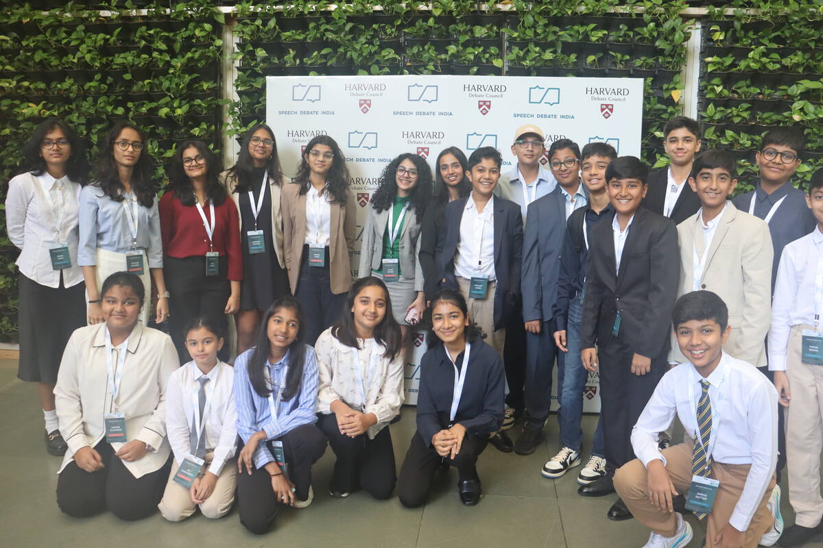 Students at the SDI x HDC media wall